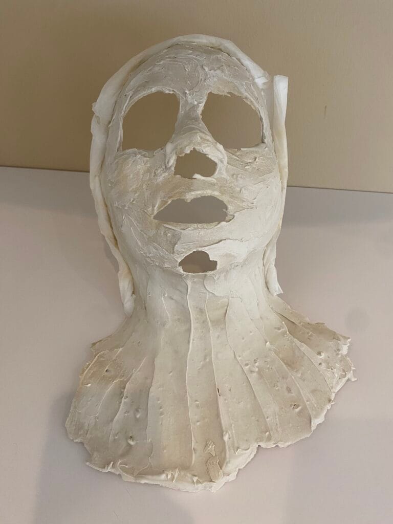 GESICHTSMASKENBEHANDLUNG